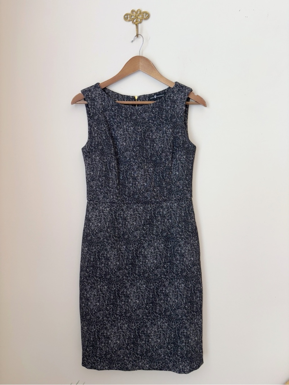 Nora Gardner Black Tweed Sleeveless Sheath Dress Sz 4
